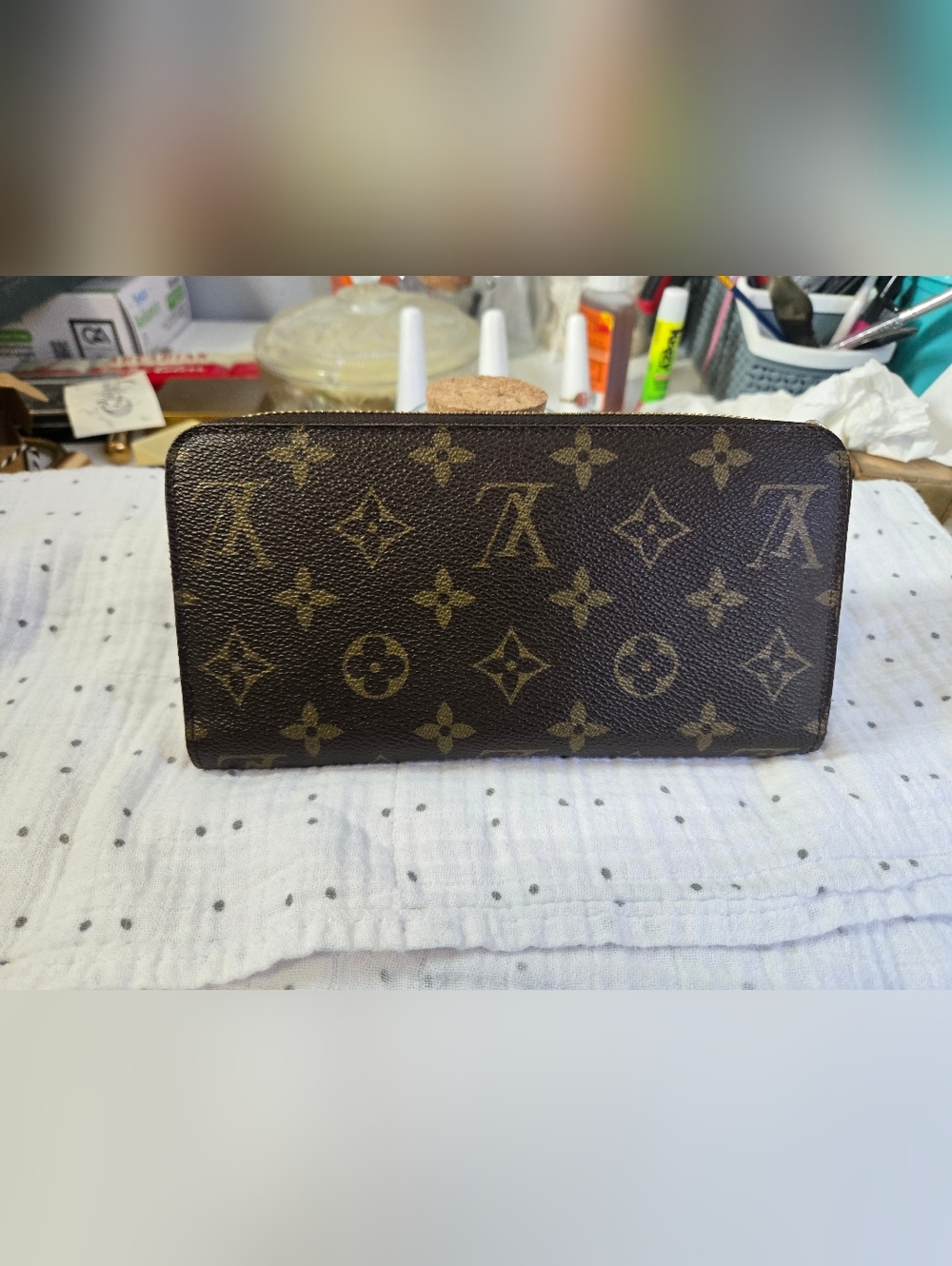 Louis Vuitton Monogram V Line Zippy Wallet in Grenade. - Picture 2 of 15